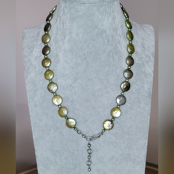 Beautiful Green Coin Pearl Necklace - Picture 3 of 6